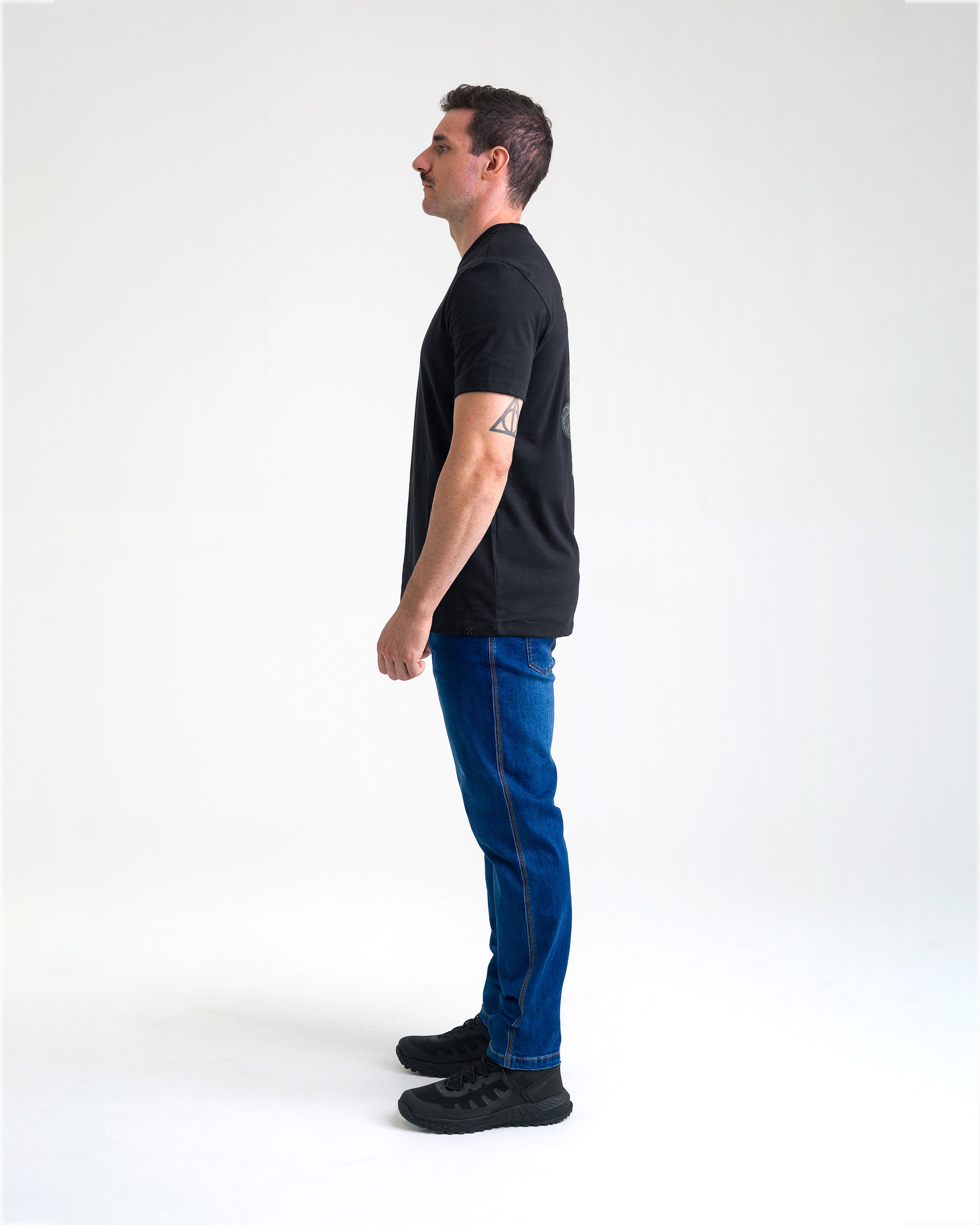 Camiseta Concept Give Me Coffee Masculina - Preta