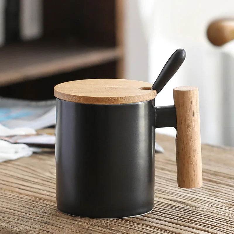 Caneca de Cerâmica 310ml com Alça de Madeira, Tampa e Colher, Presente Perfeito para Casais e Decoração de Escritório - Haustter