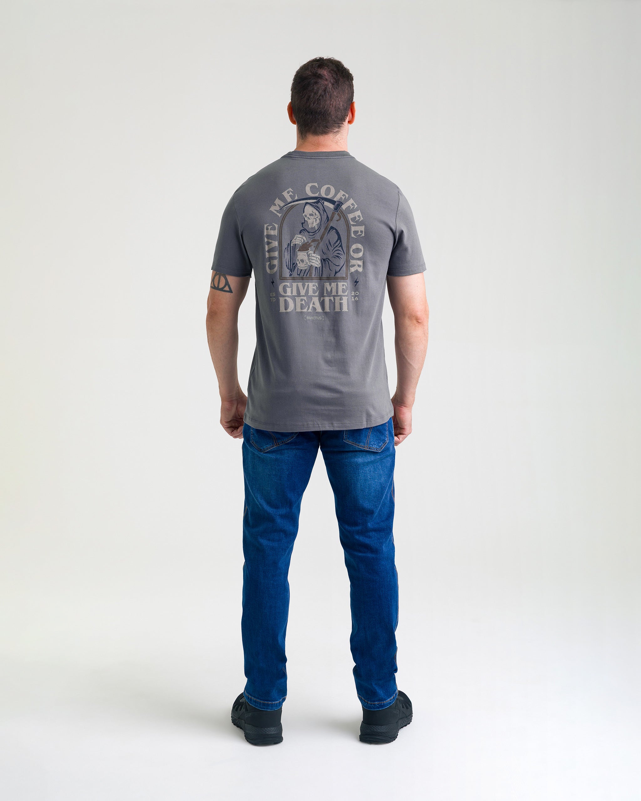 Camiseta Concept Give Me Coffee Masculina - Chumbo
