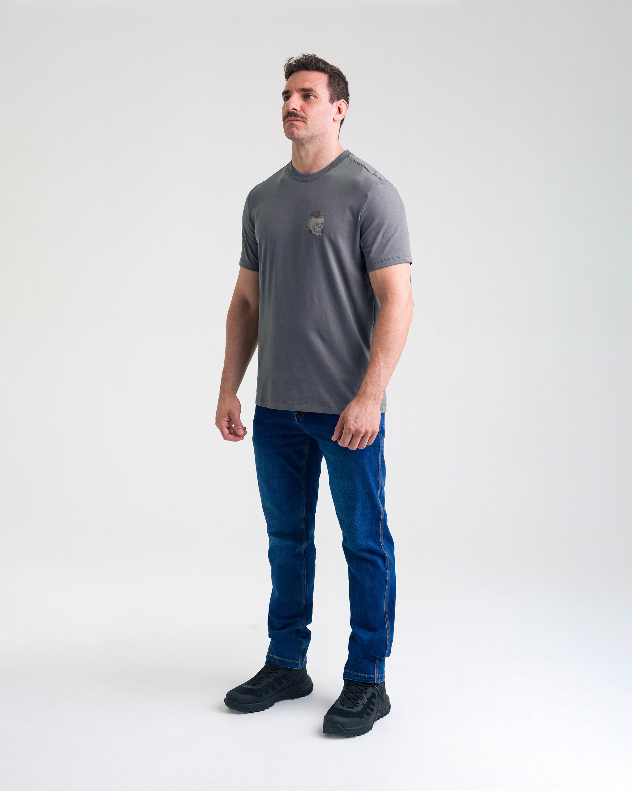 Camiseta Concept Give Me Coffee Masculina - Chumbo