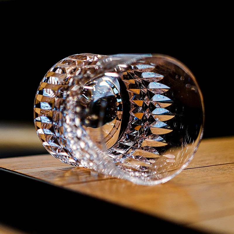 Copo de Whiskey com Entalhe Artesanal de Alto Brilho e Fundo Espesso - Haustter