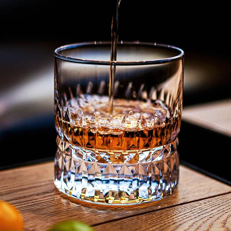 Copo de Whiskey com Entalhe Artesanal de Alto Brilho e Fundo Espesso - Haustter
