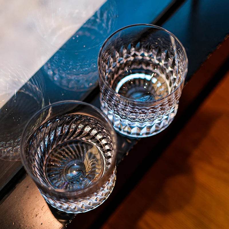 Copo de Whiskey com Entalhe Artesanal de Alto Brilho e Fundo Espesso - Haustter