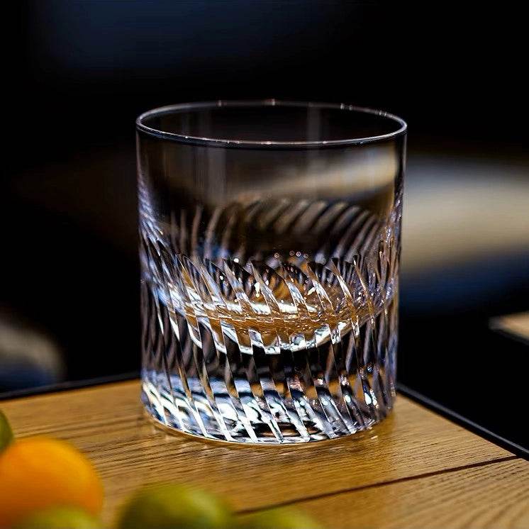 Copo de Whiskey com Entalhe Artesanal de Alto Brilho e Fundo Espesso - Haustter