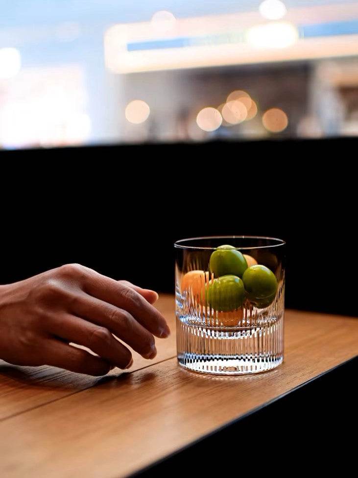 Copo de Whiskey com Entalhe Artesanal de Alto Brilho e Fundo Espesso - Haustter