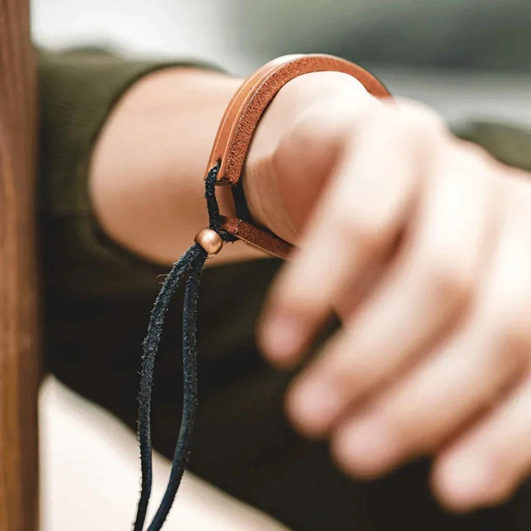 Pulseira Leather Cuff